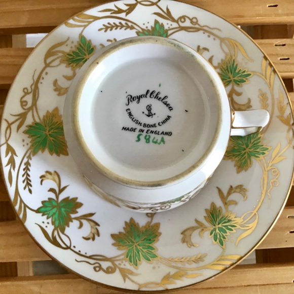 Vintage Royal Chelsea Tea cup and Saucer Set - Picture 4 of 4